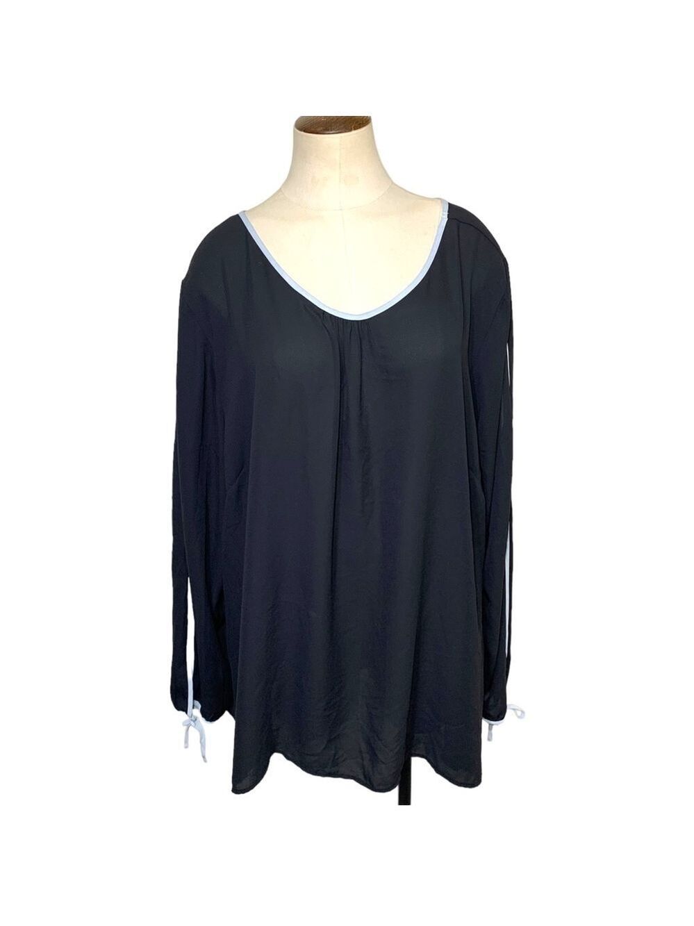 MAURICES Black Gray Minimalist Flowy Crepe Blouse Relax Fit Key Holes Sleeves 24